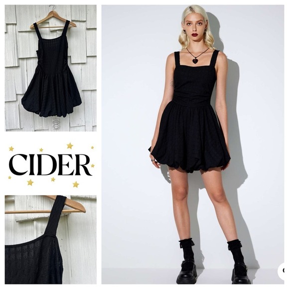 Cider Ruffle Ruched Square Neck Romper M - Picture 1 of 9